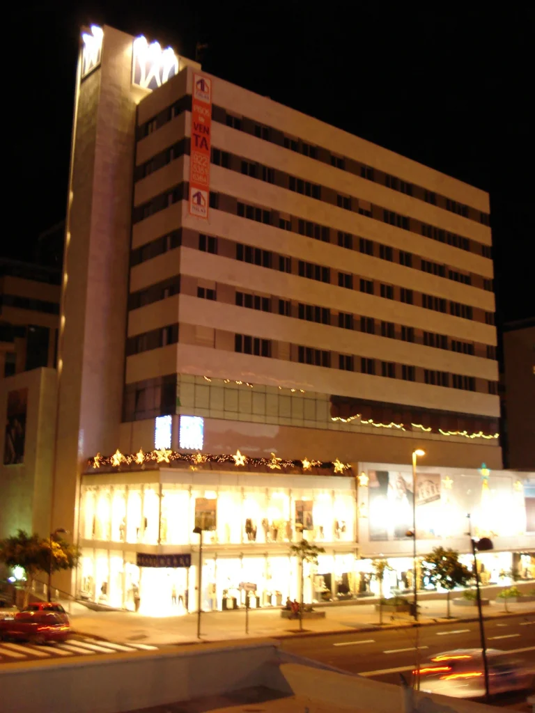 Edificio Wehbe — comercio y torre