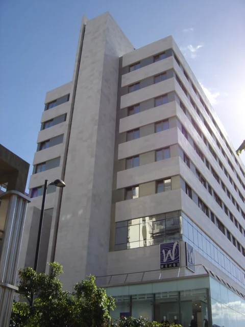 Edificio Wehbe — comercio y torre