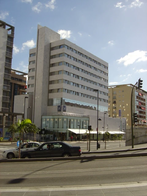 Edificio Wehbe — comercio y torre