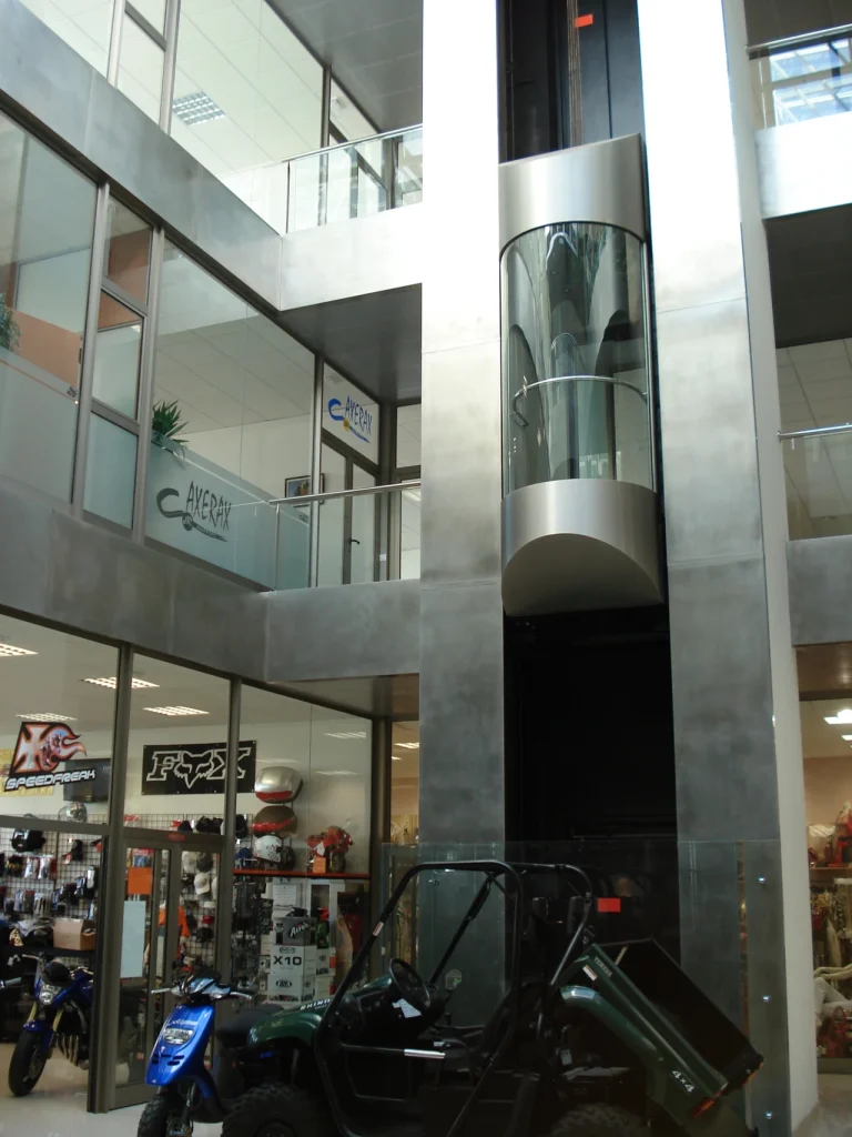 Centro comercial y oficinas “Rallye” — La Matanza