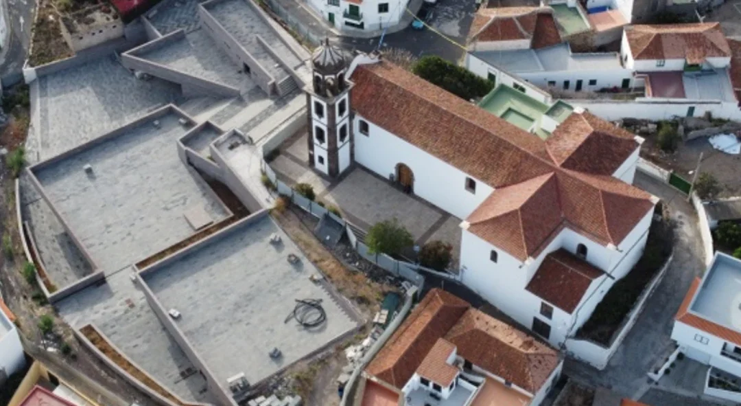 Plaza y entorno de la Iglesia — Arico