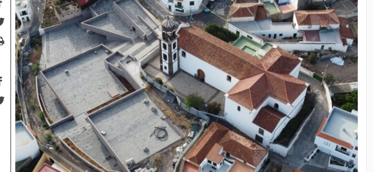 Plaza y entorno de la Iglesia — Arico Plaza y entorno de la Iglesia — Arico