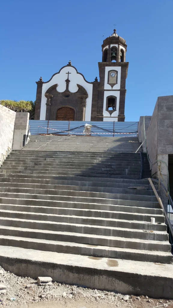 Plaza y entorno de la Iglesia — Arico